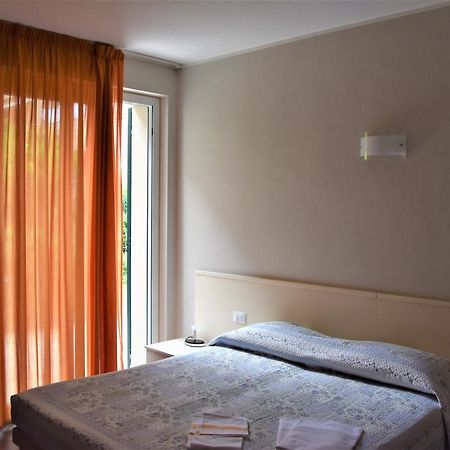 Le Vele Residence Пиетра Лигуре Екстериор снимка