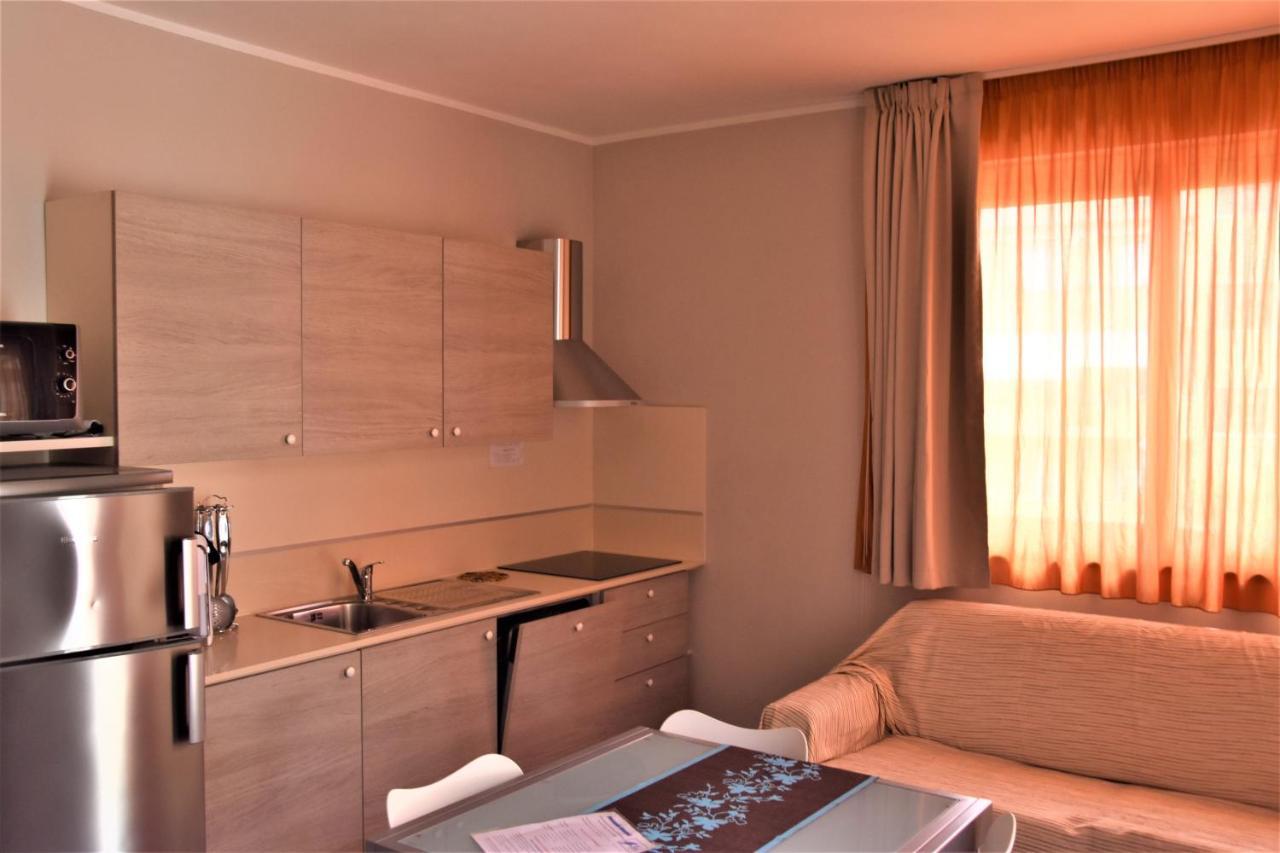 Le Vele Residence Пиетра Лигуре Екстериор снимка