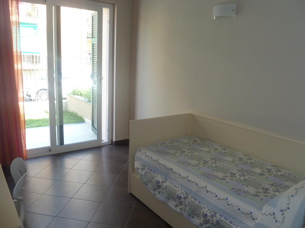Le Vele Residence Пиетра Лигуре Екстериор снимка