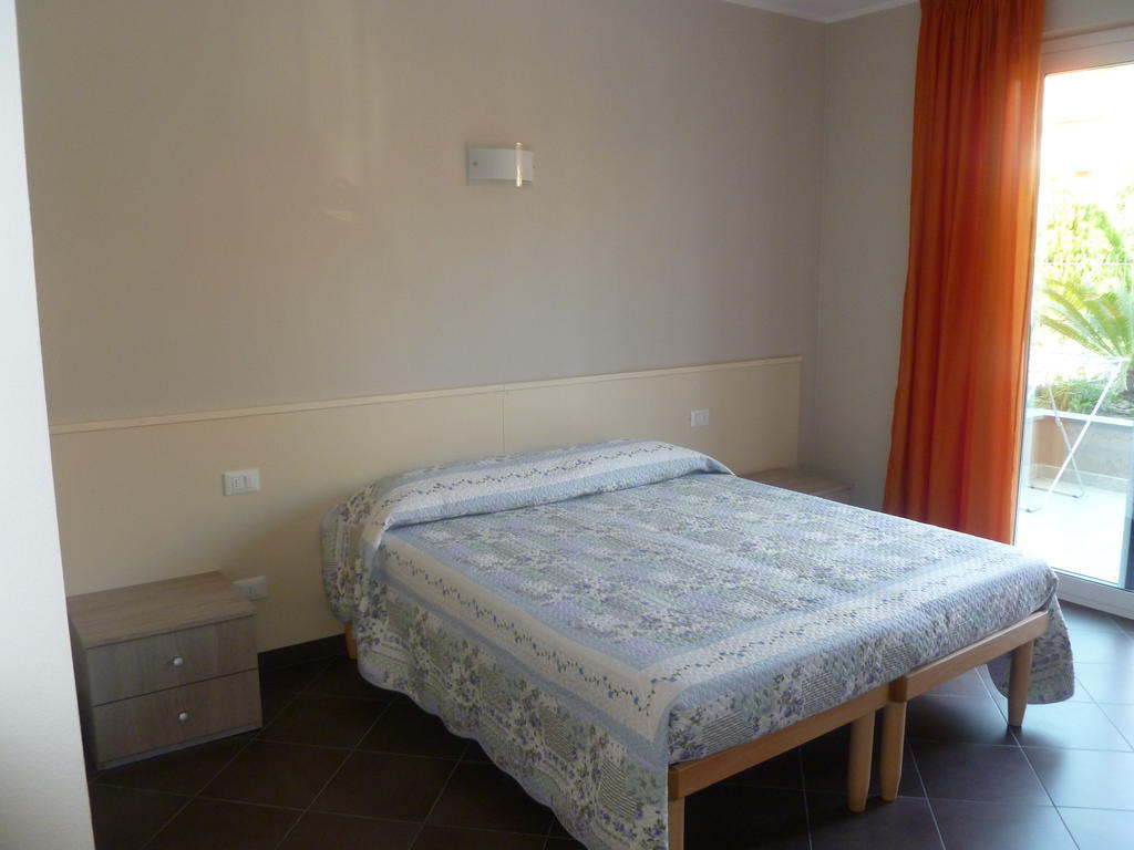Le Vele Residence Пиетра Лигуре Екстериор снимка